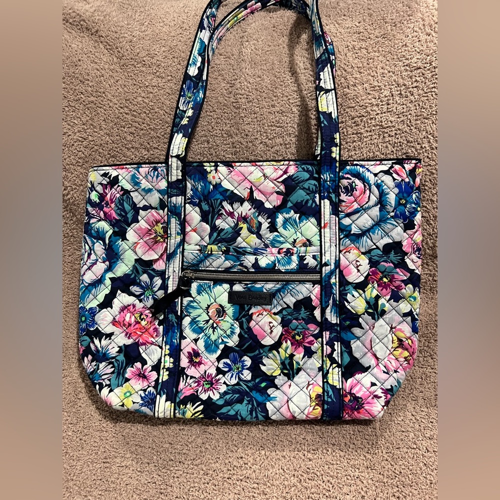NWOT Vera Bradley floral print tote!